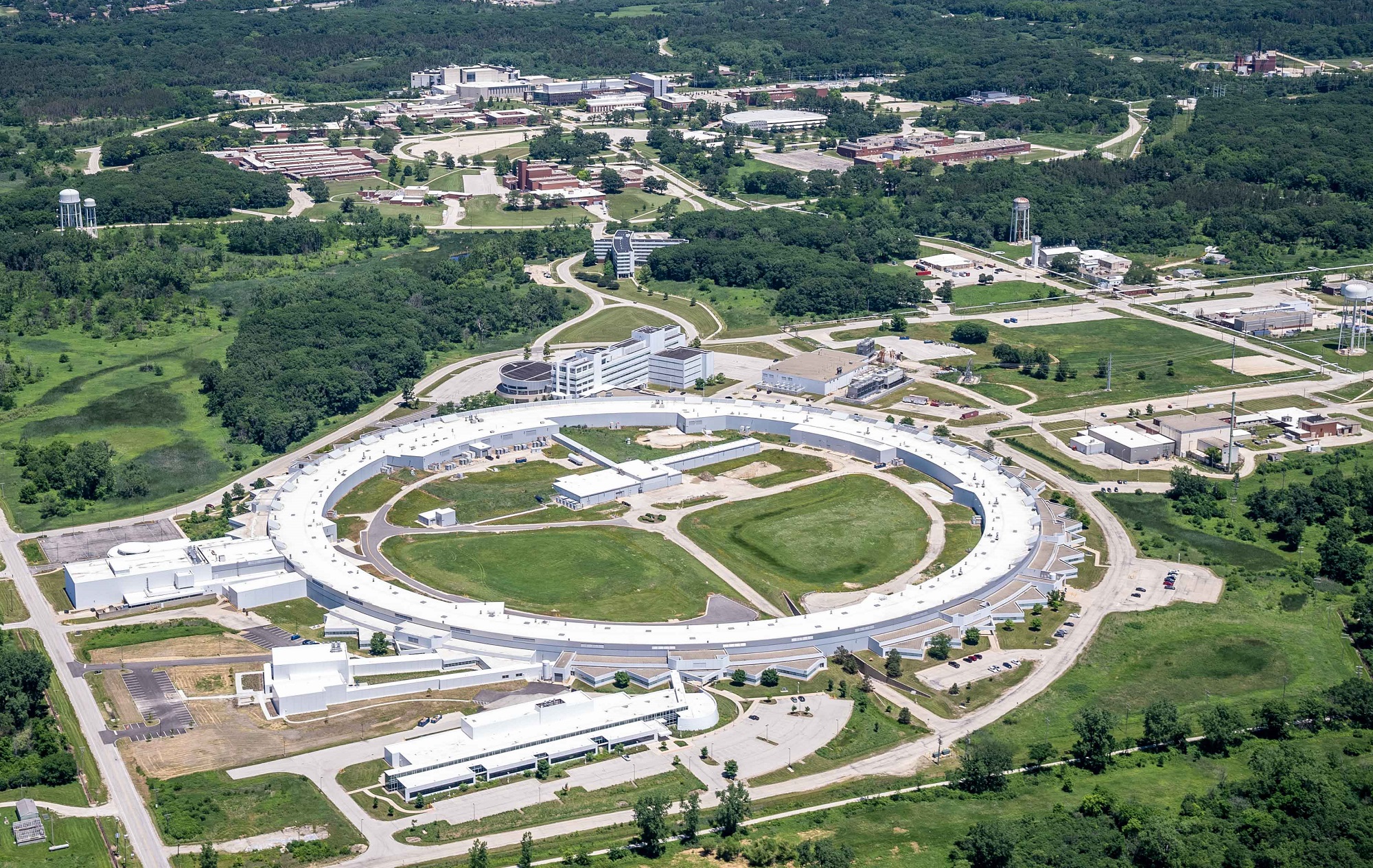 Arial shot Argonne APS 2 2022 CROPPED MED
